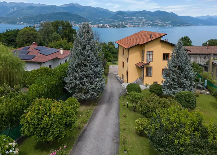 Casa Lilla - Lakeview Large Apartments With Garden Above Stresa